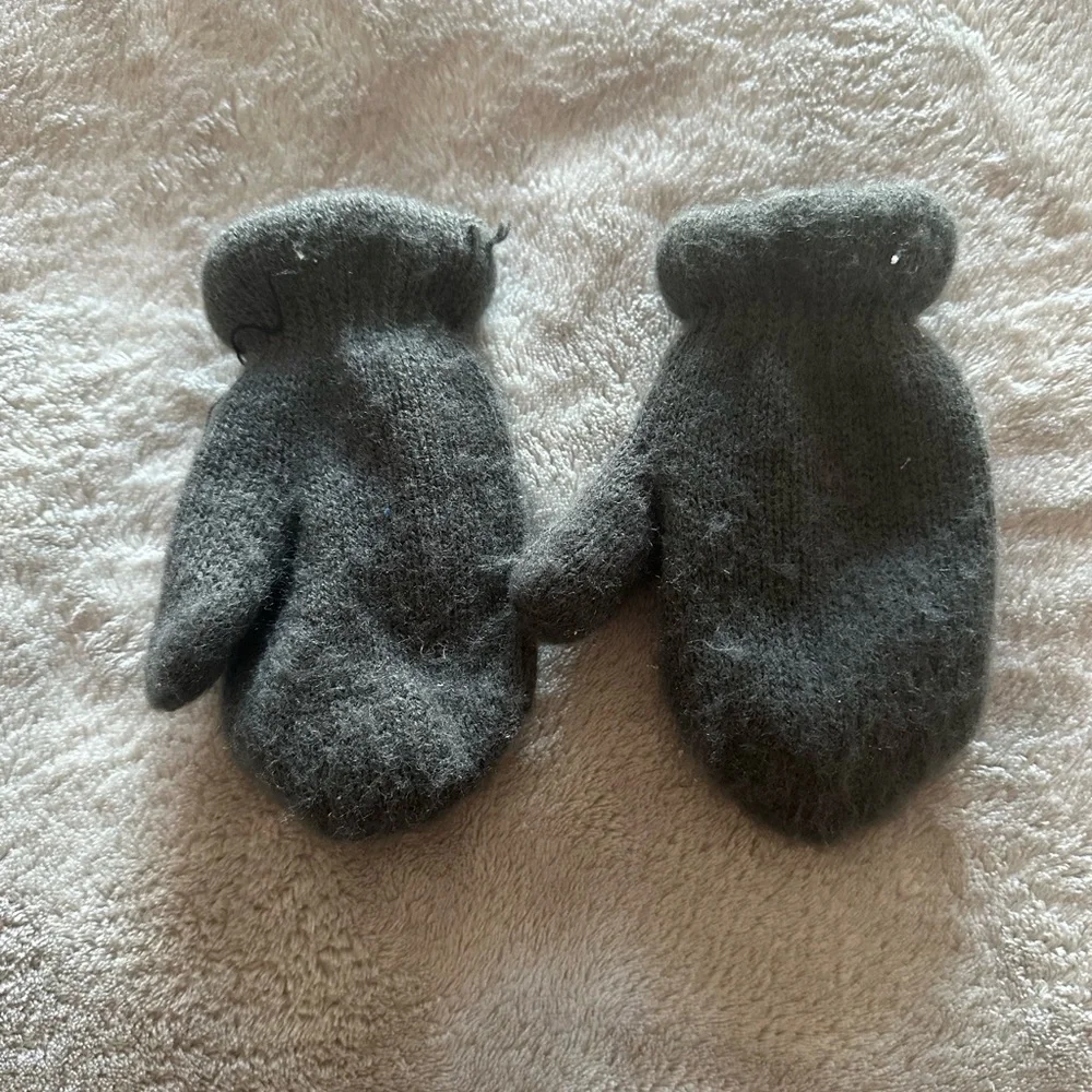 Kids mittens used